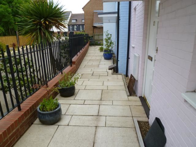images/patio/comparison/drveway-after-clean.jpg