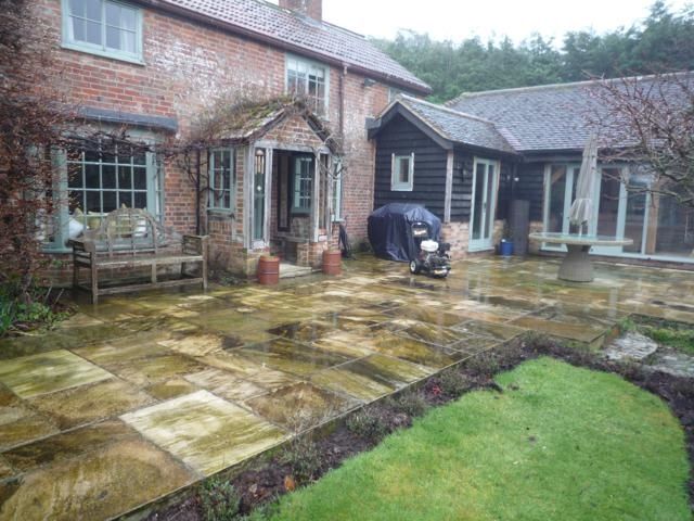 images/patio/comparison/patio-before-clean-3.jpg